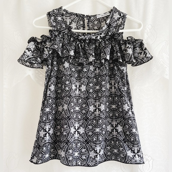 Cute Ruffled Cold-Shoulder Top - Picture 1 of 5